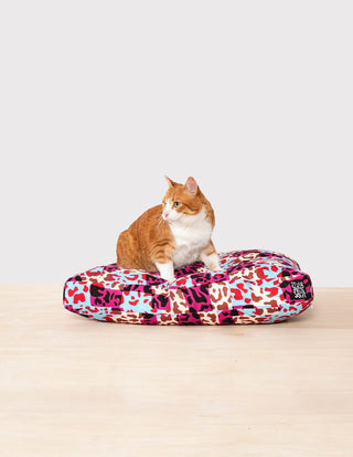 Our pet beds are designed for those of you who want to bring your love of prints into your home! 